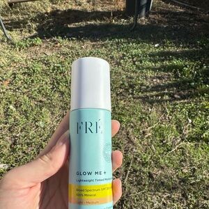 FRÉ Glow Me+ Tinted Moisturizer
